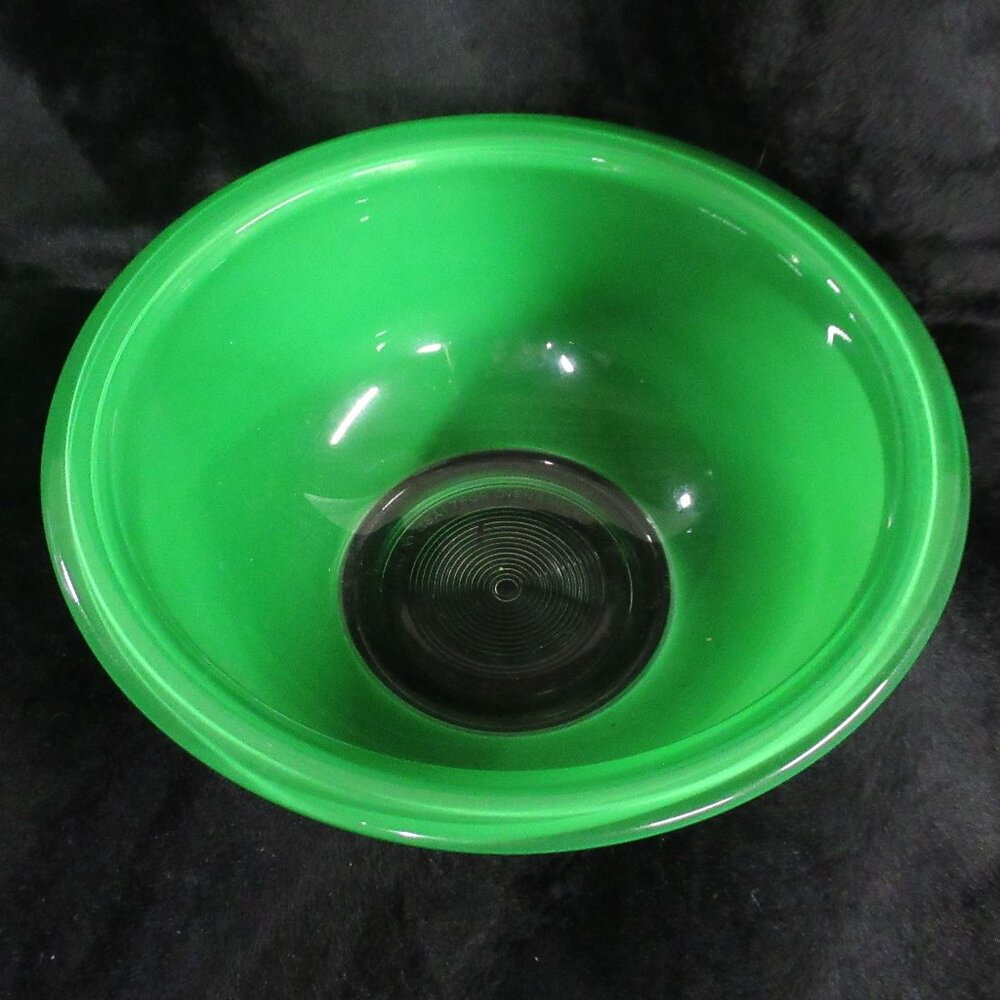 Pyrex Green Glass Mixing Bowl #322 Clear Bottom - Picture 2 of 6